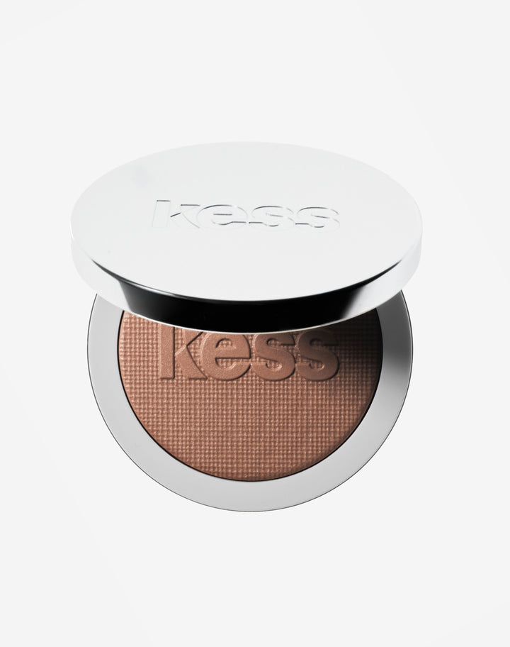 365-bronzer; light: 365 Bronzer in Light