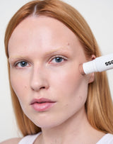 blush-glow-duo-stick-your-choice; fair-bronzer: Anna Lena trägt den Cream Bronzer in Fair