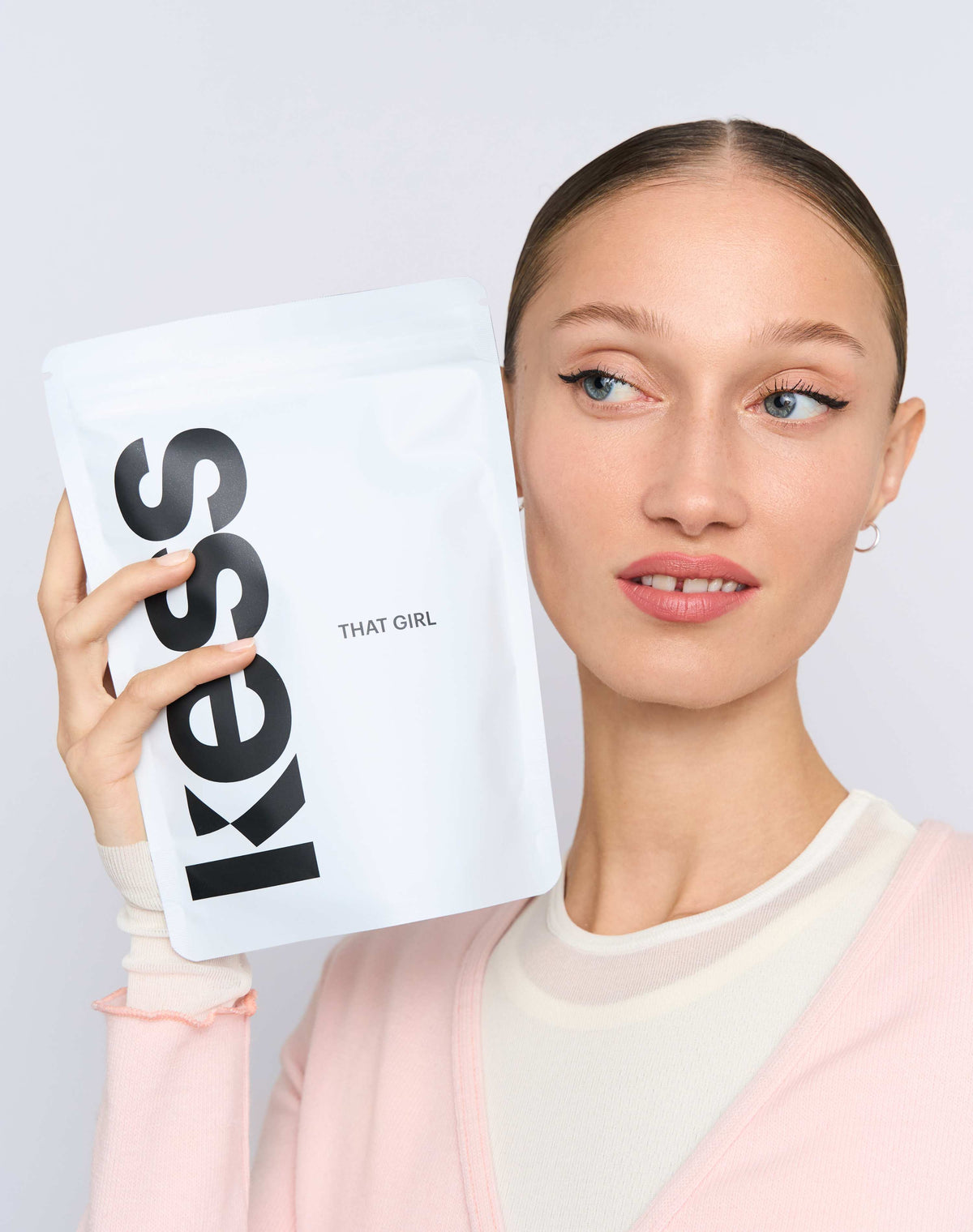 that girl; Filippa trägt den Look der That Girl Gift Bag