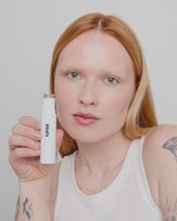 blush-glow-duo-stick-your-choice; fair-bronzer: Anna Lena trägt den Cream Bronzer in Fair