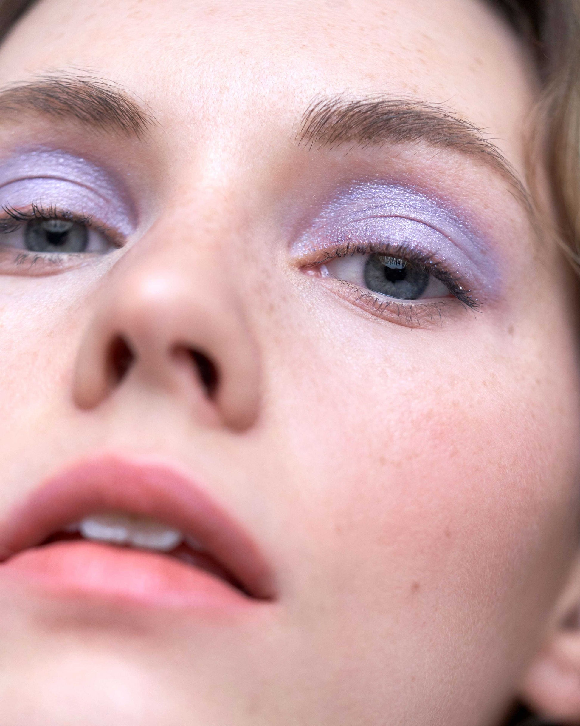 blue eyes; Charlotte trägt Blue Eyes - Ice Blue