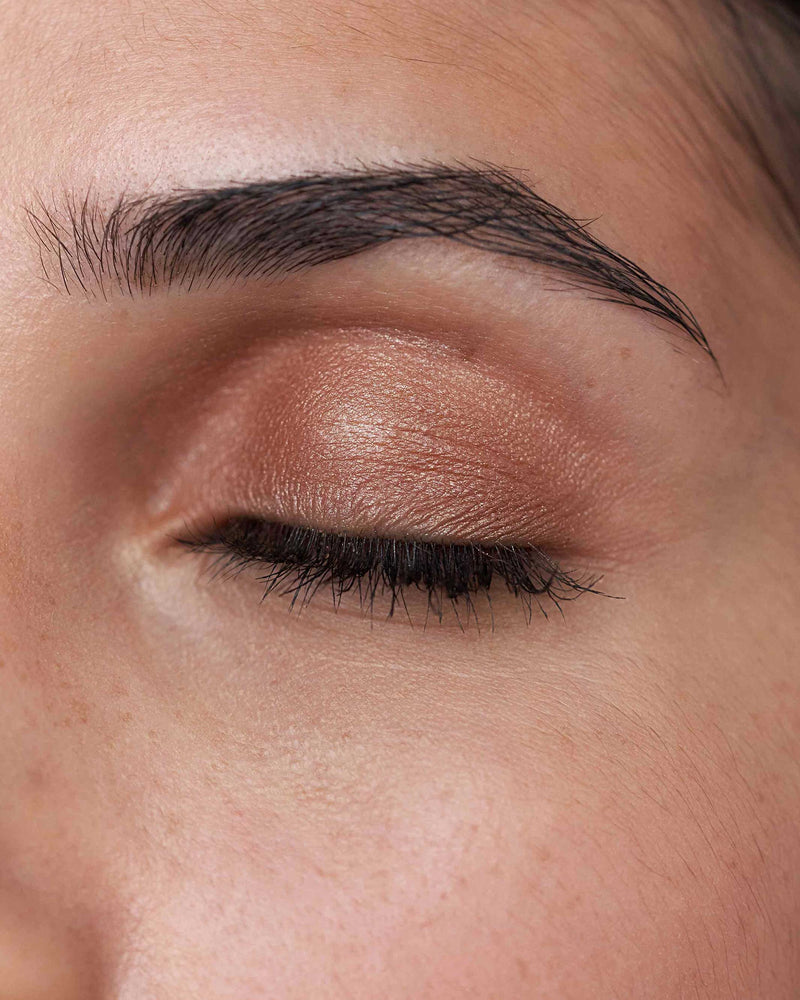 everyday-casual; Close-up der Farbe Bronze